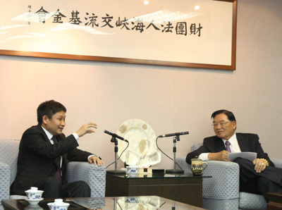 臺灣海基會董事長江丙坤會見福建省江氏委員會會長江東廷