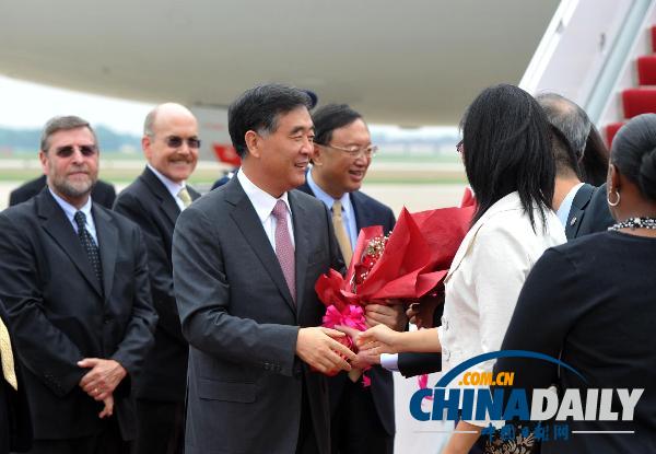 參加中美第五輪戰略與經濟對話中國代表團抵美
