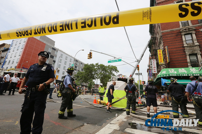紐約唐人街華人商鋪區爆炸起火 十余人受傷