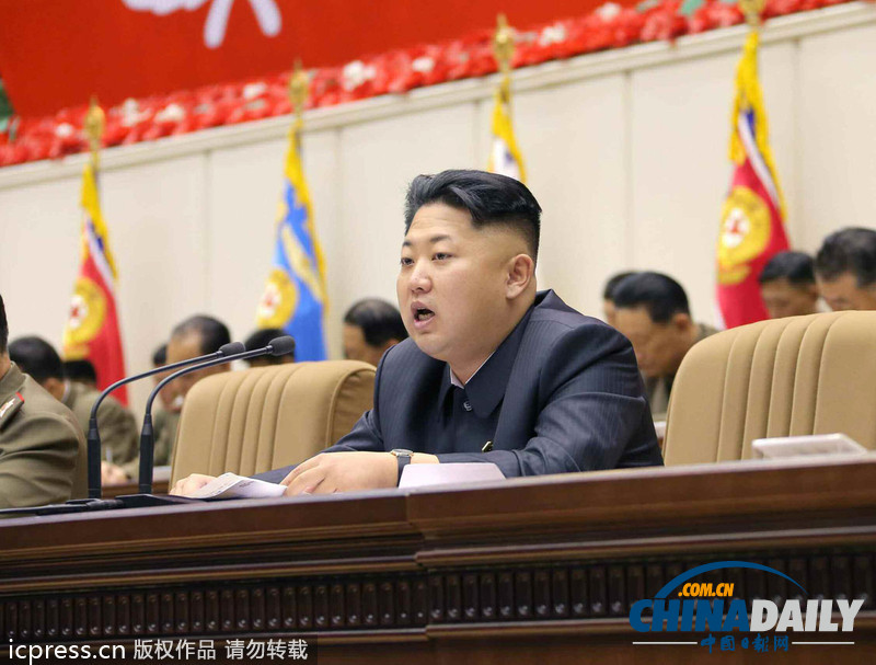 金正恩嘉獎(jiǎng)連長政治指導(dǎo)員 與士兵親密合影（圖文）