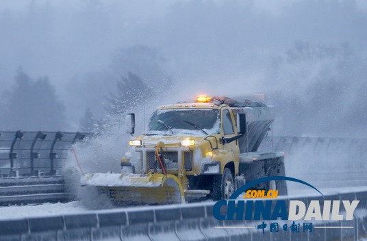 美國暴風雪致16人死 紐約和新澤西州進入緊急狀態(tài)