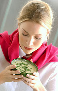一天一碗湯 脂肪跑光光<br>Why eating soup could help you lose weight