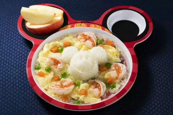 上海迪士尼游客愛(ài)上超大火雞腿 迪士尼熱門(mén)美食盤(pán)點(diǎn)（組圖）