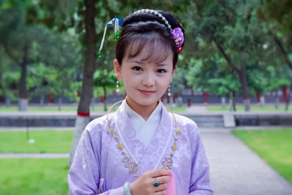 小戲骨版《紅樓夢》演技炸裂，眼角眉梢都是戲，哪個萌娃最得你心？