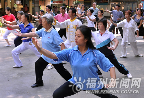 “太極皇后”高佳敏社區(qū)展身手